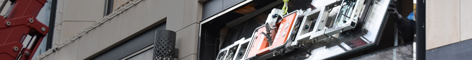 Schadevrij vlak glas plaasten met VIAVAC glaszuigers